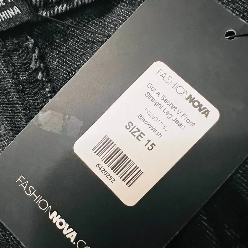 Fashion Nova Got A Secret V Front Straight Leg High Rise Jeans Size 18 NWT Gray